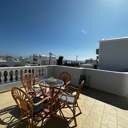 Veldi Art - Kamari Beach Apartment Fíra Kültér fotó