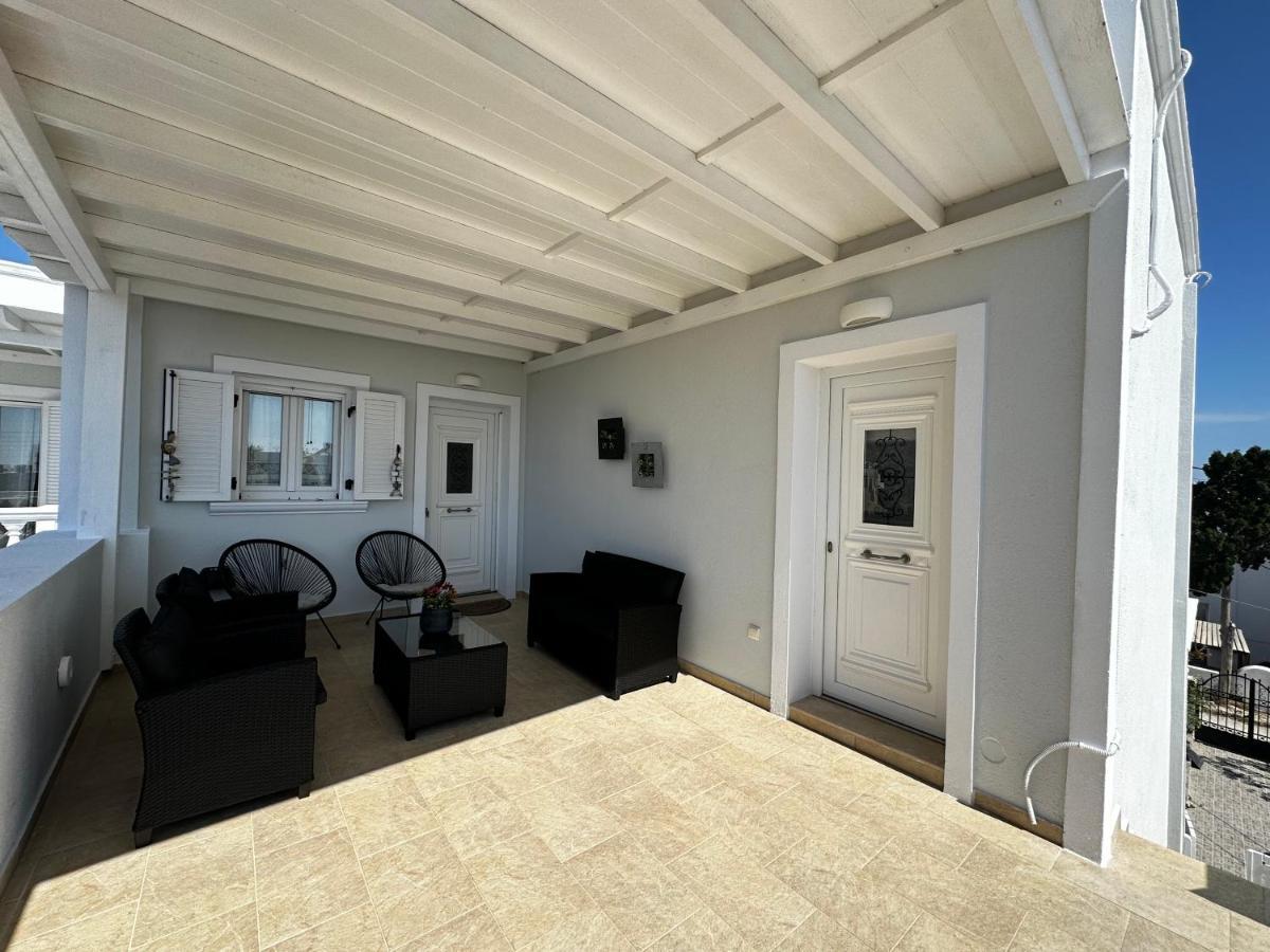 Veldi Art - Kamari Beach Apartment Fíra Kültér fotó