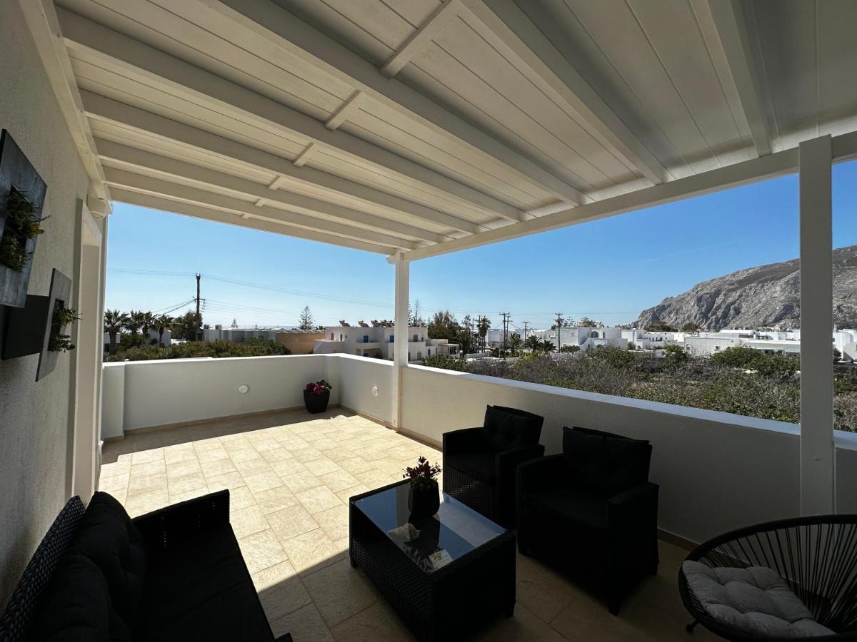 Veldi Art - Kamari Beach Apartment Fíra Kültér fotó