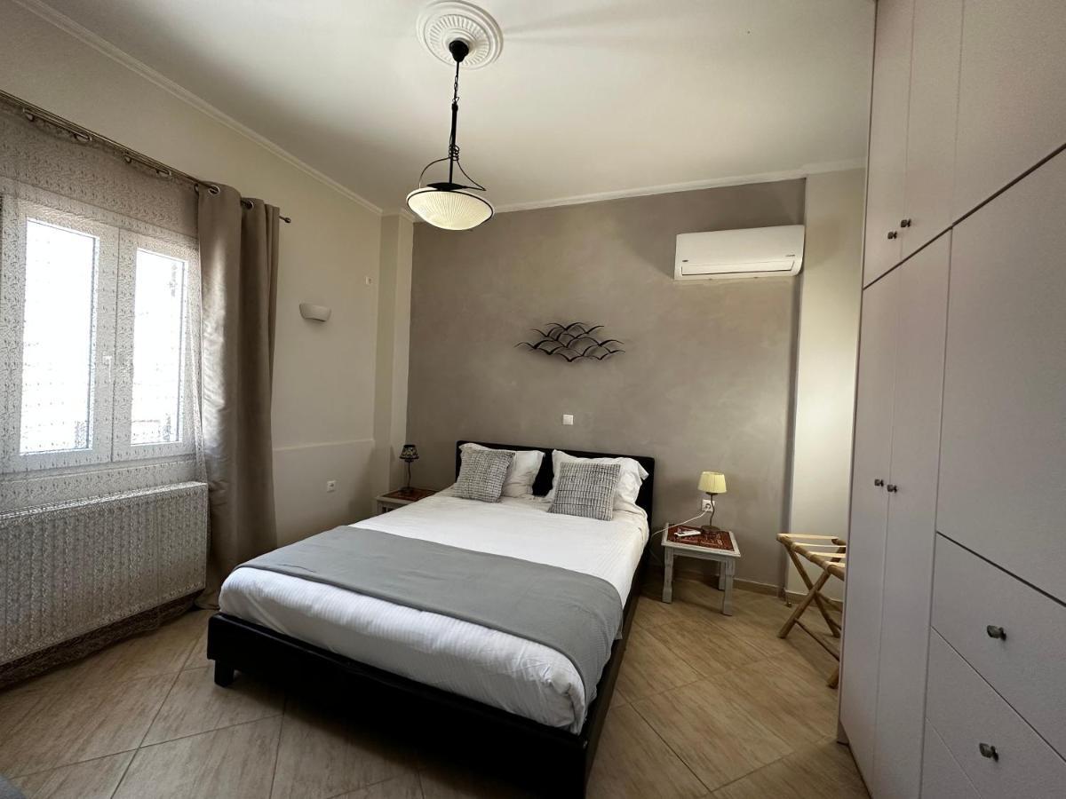 Veldi Art - Kamari Beach Apartment Fíra Kültér fotó