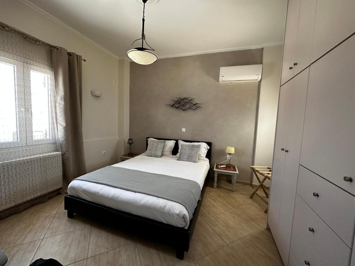 Veldi Art - Kamari Beach Apartment Fíra Kültér fotó