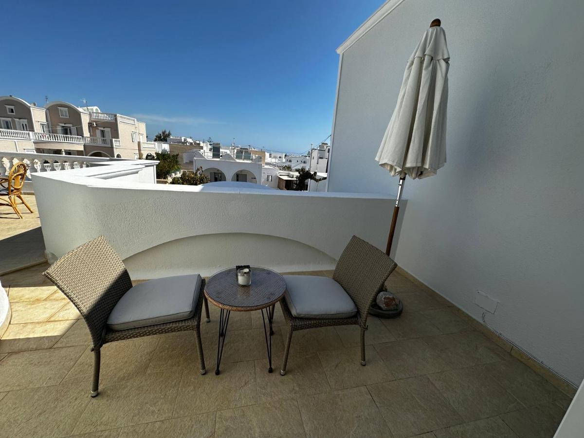 Veldi Art - Kamari Beach Apartment Fíra Kültér fotó