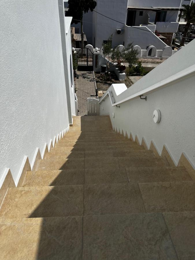 Veldi Art - Kamari Beach Apartment Fíra Kültér fotó