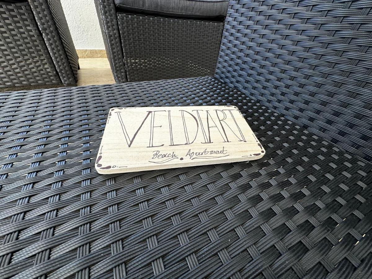 Veldi Art - Kamari Beach Apartment Fíra Kültér fotó