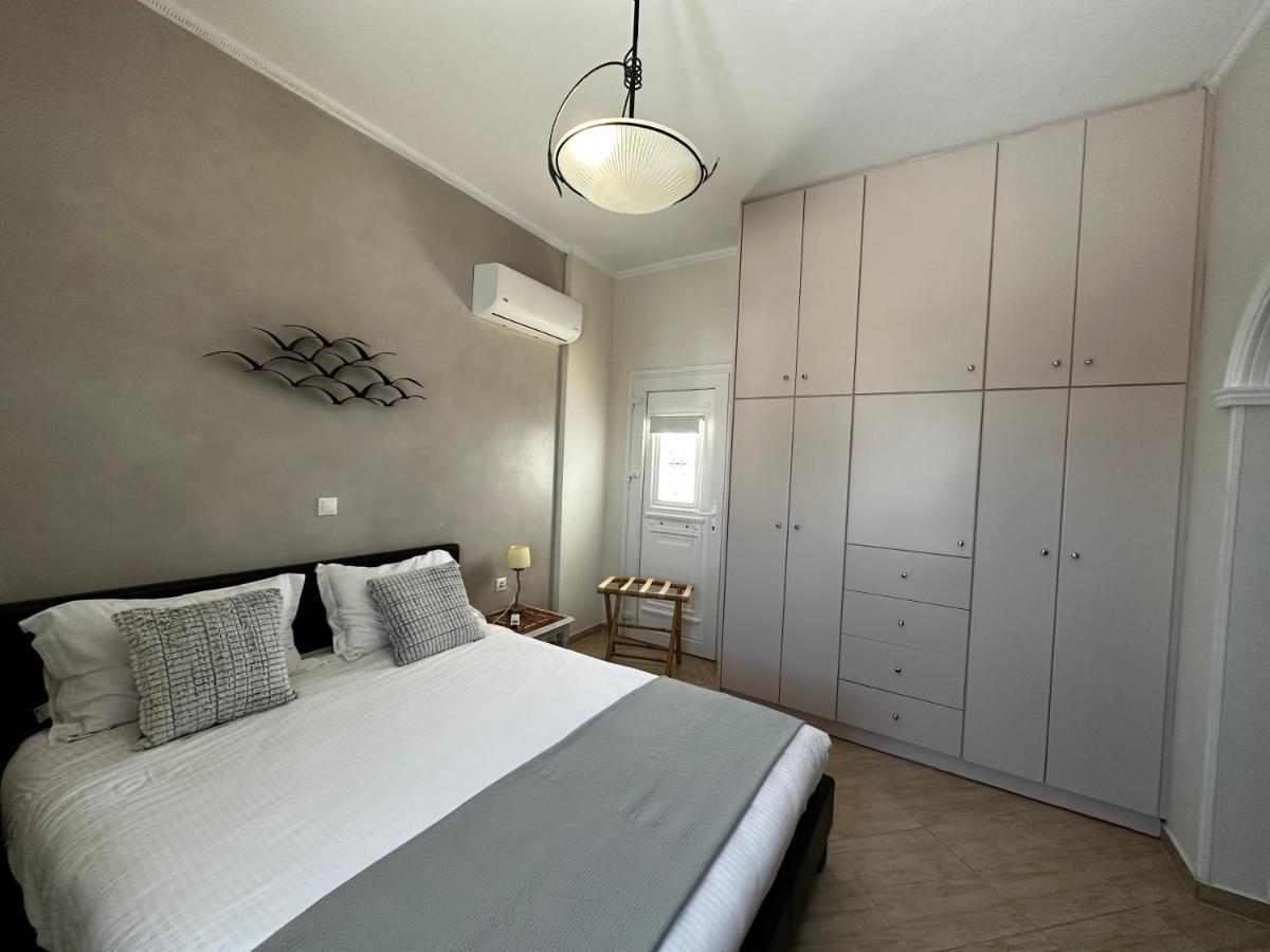 Veldi Art - Kamari Beach Apartment Fíra Kültér fotó