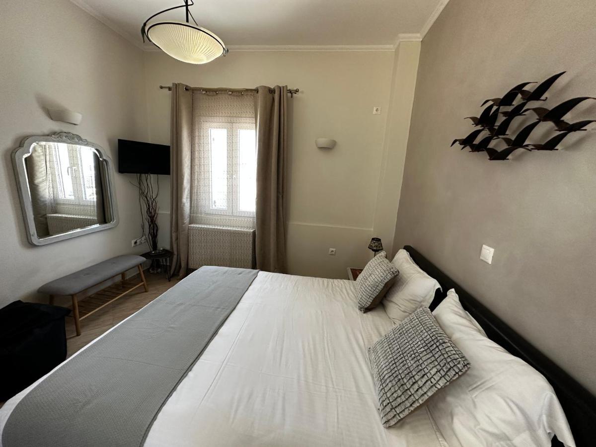 Veldi Art - Kamari Beach Apartment Fíra Kültér fotó