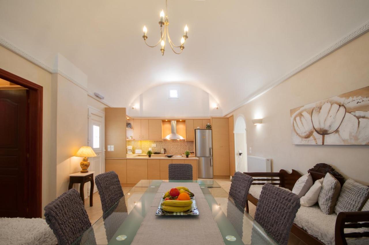 Veldi Art - Kamari Beach Apartment Fíra Kültér fotó