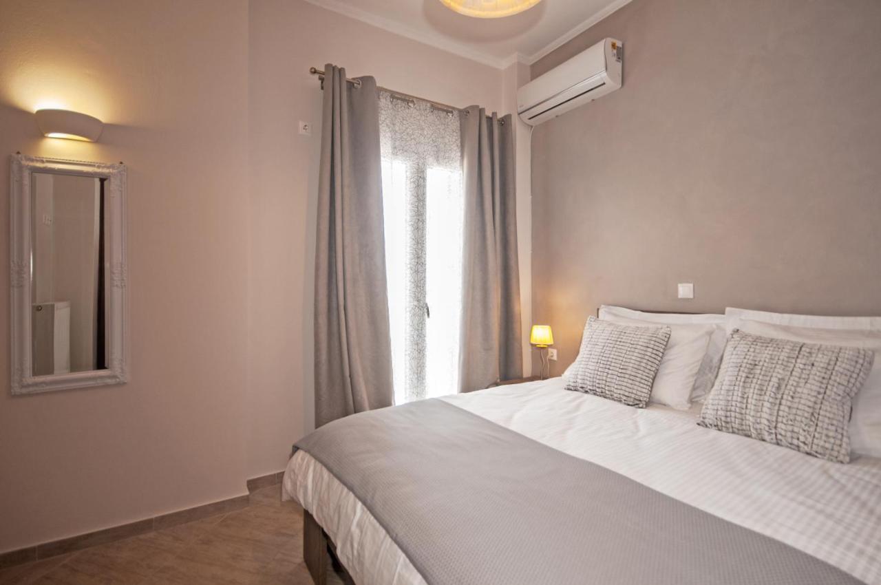 Veldi Art - Kamari Beach Apartment Fíra Kültér fotó
