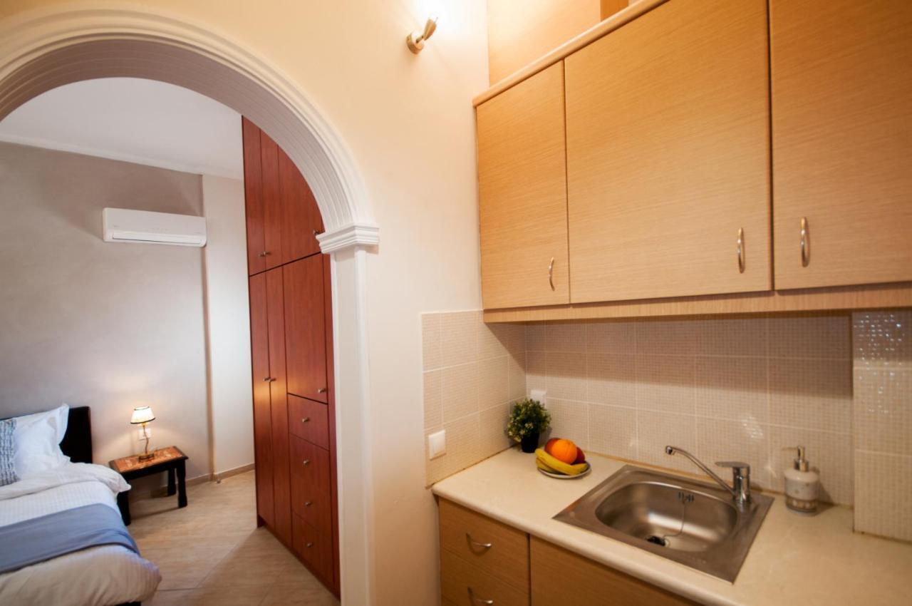 Veldi Art - Kamari Beach Apartment Fíra Kültér fotó